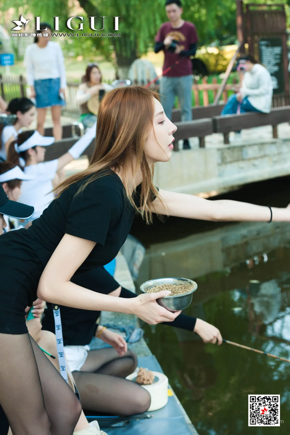 Wen Jing & Ran Ran, Fishing Park Silk Stockings [Ligui] Internet Beauty Photo Set photo 23