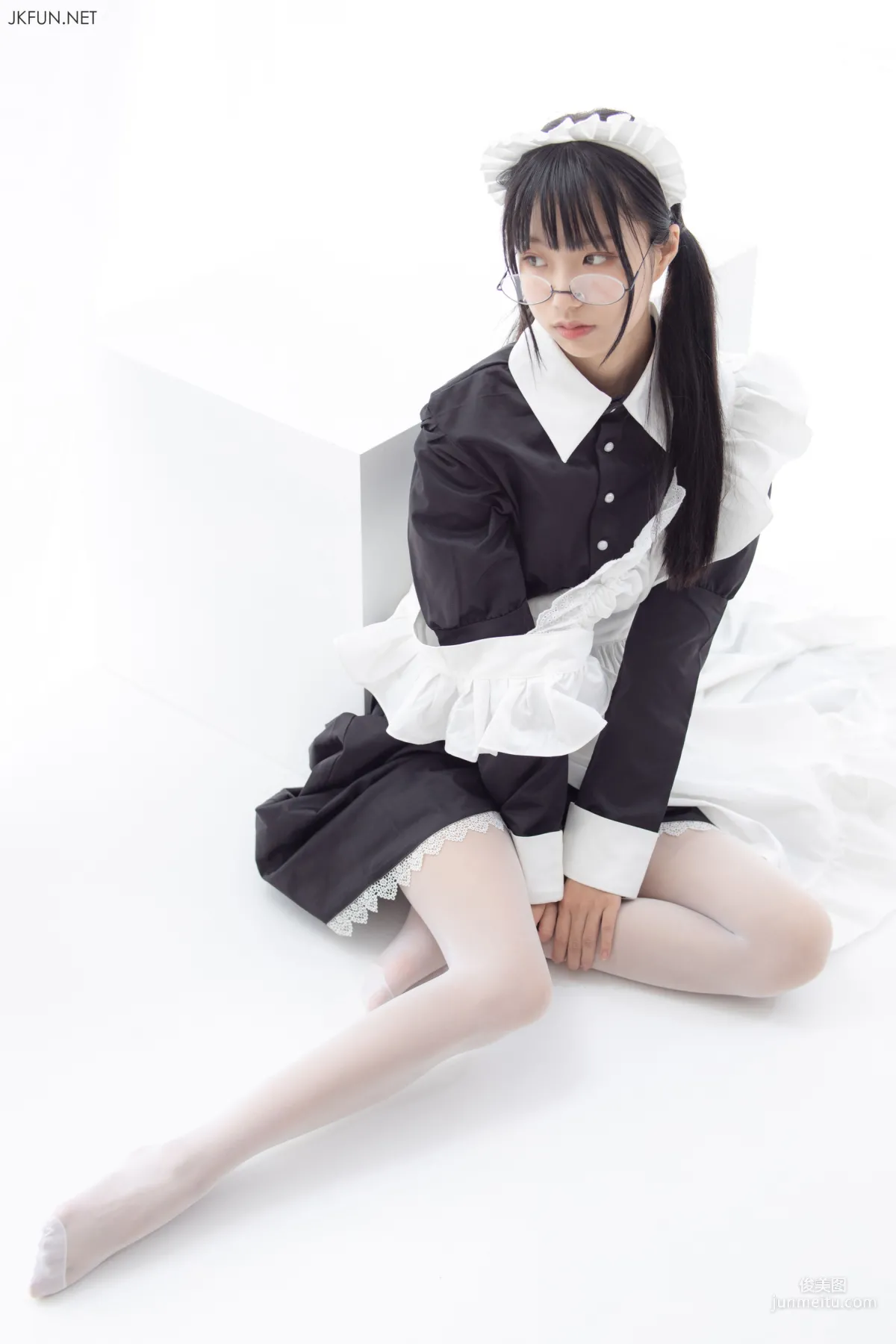 《女仆眼镜妹》 [森萝财团] 写真集119