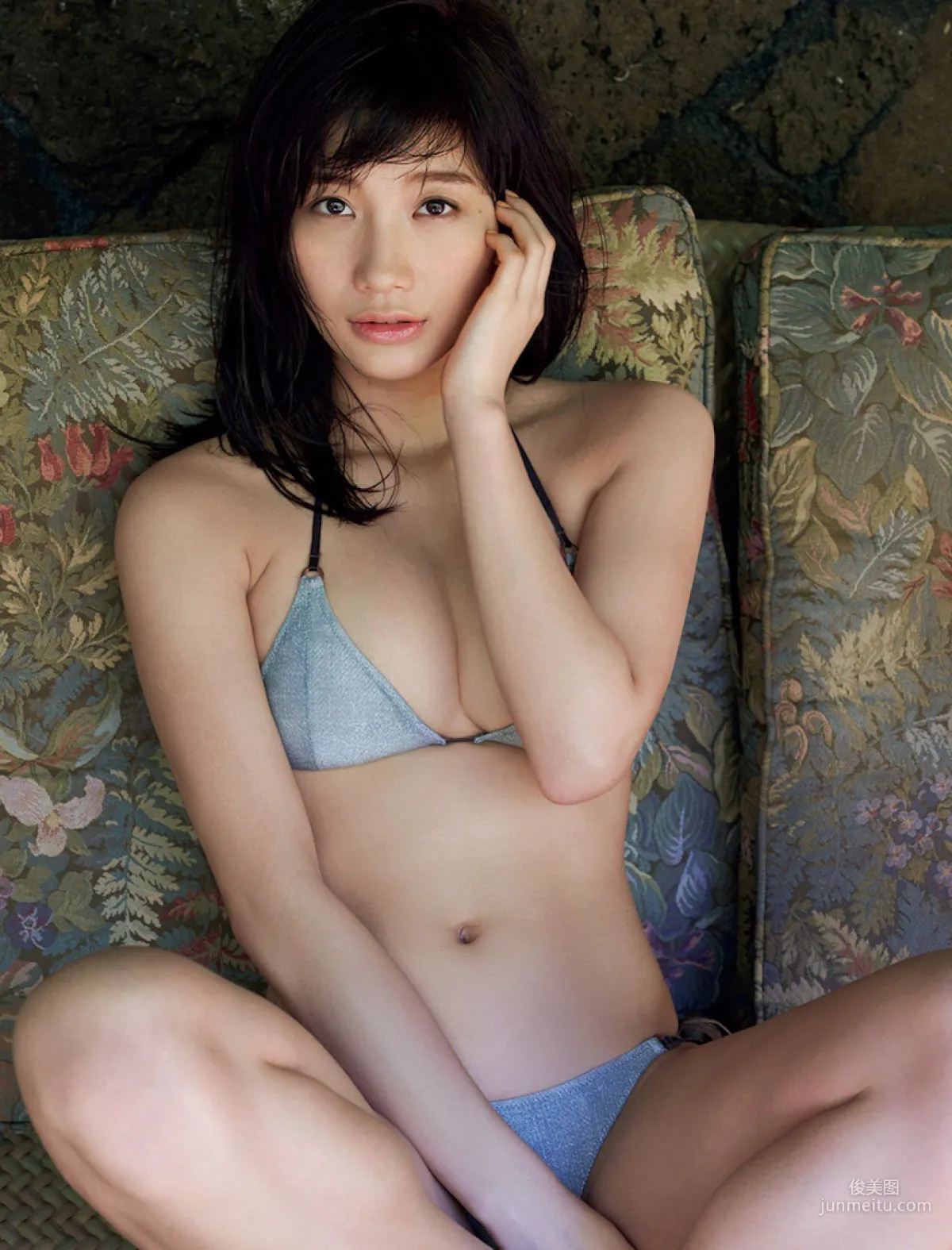 [FRIDAY] Yuka Ogura "I Want to See More! For You" Photos photo 5