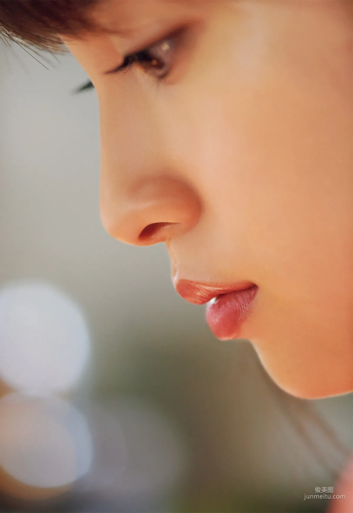 [FRIDAY] 土屋太鳳 《オフィスでセクシー》写真16