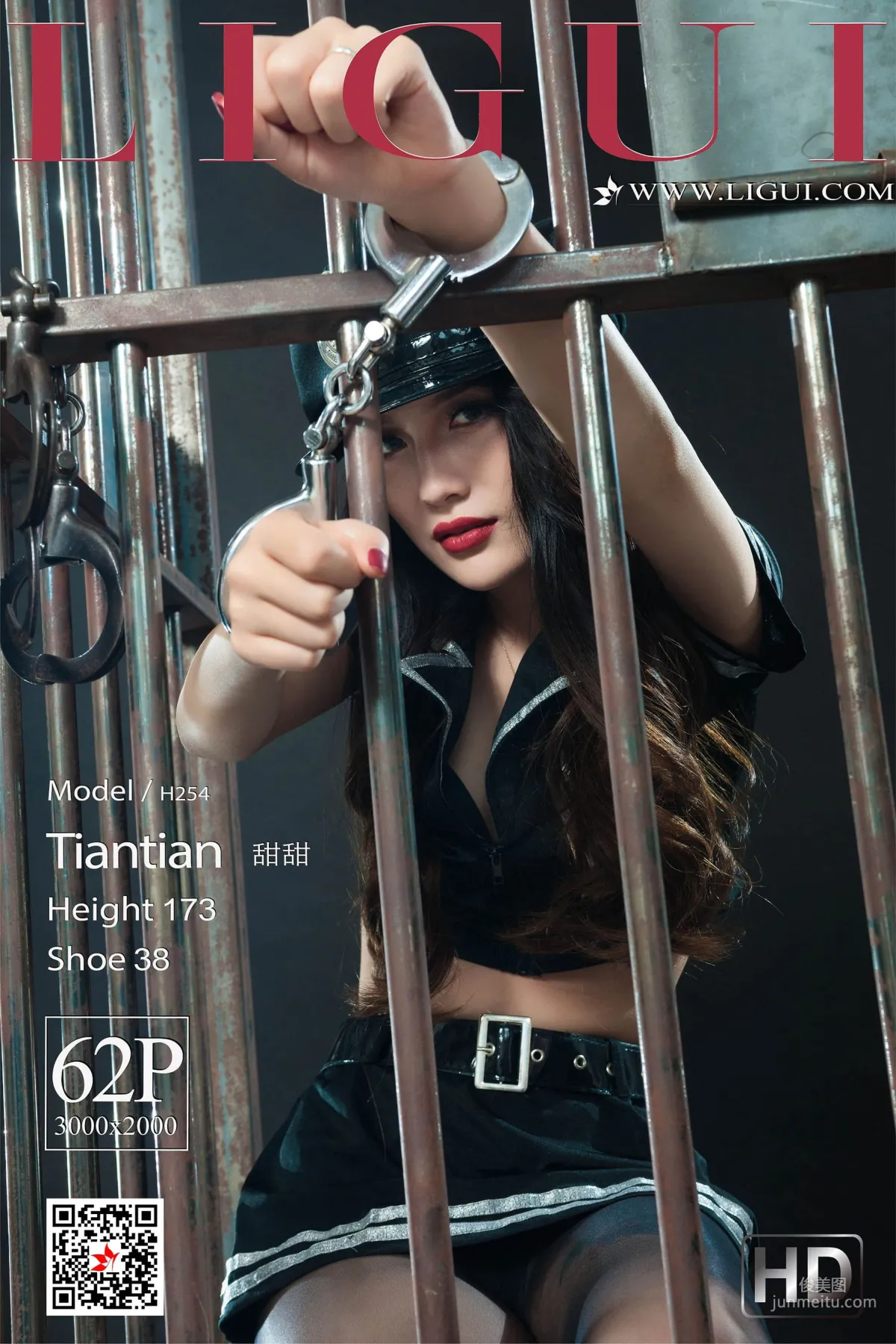 Tian Tian, Prison Black Stockings Shackles Female Police Officer [Ligui] Web Beauty Photo Set photo 1