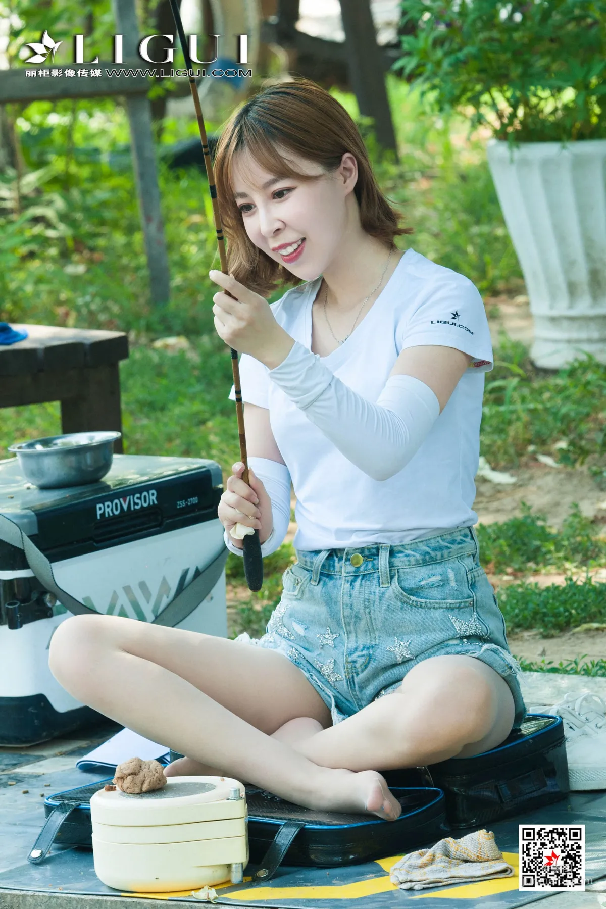 Wen Jing & Ran Ran, Fishing Park Silk Stockings [Ligui] Internet Beauty Photo Set photo 33