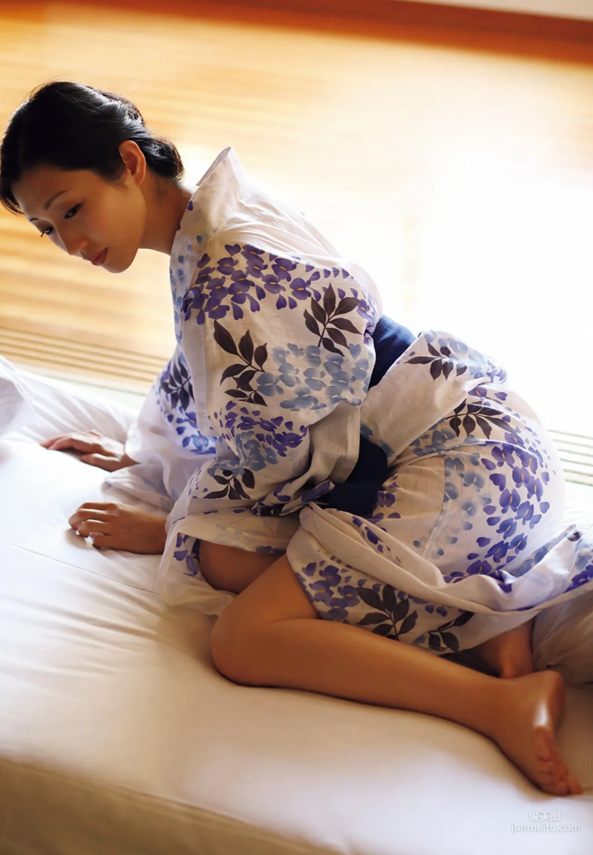 Mitsu Dan: FRIDAY photo 5