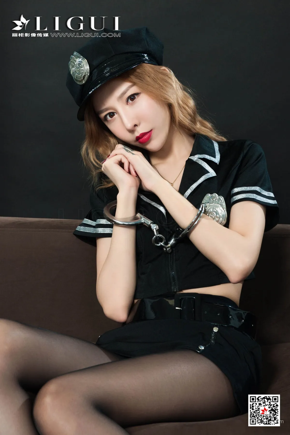 Tu Zi Black Stockings Policewoman Handcuffs [Ligui] Web Beauty Photo Set photo 3