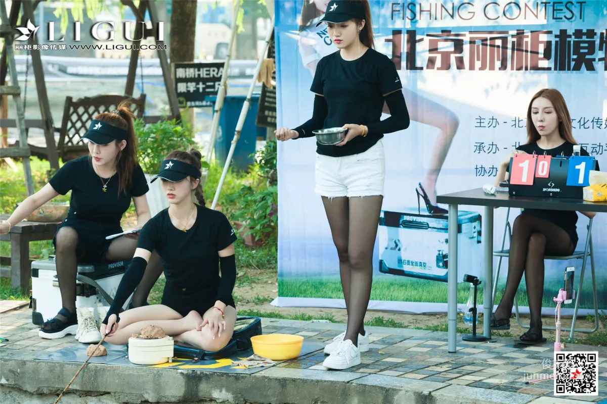 Wen Jing & Ran Ran, Fishing Park Silk Stockings [Ligui] Internet Beauty Photo Set photo 50