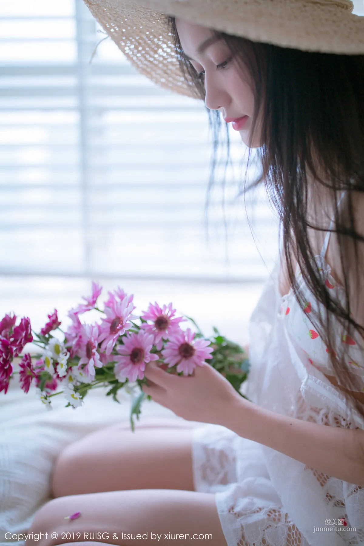 Shenzi Julie Sweet and Lovely Straw Hat Girl in Private Shoot Series [MICAT] Vol.068 Photo Set photo 17