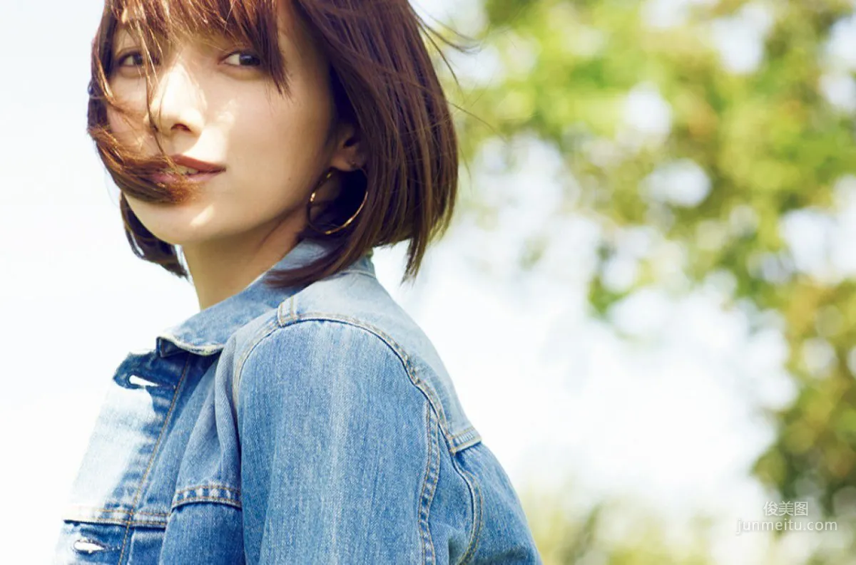 Maki Goto: FRIDAY photo 2