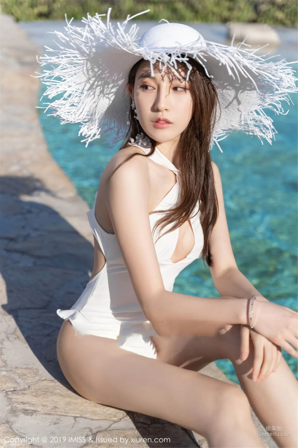 Liu Yining A Budding Peony Flower [IMISS] Vol.368 Photo Set photo 2