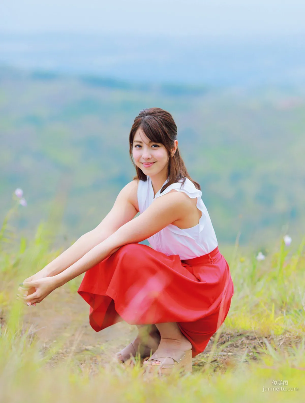 Anna Hongo: FRIDAY photo 3