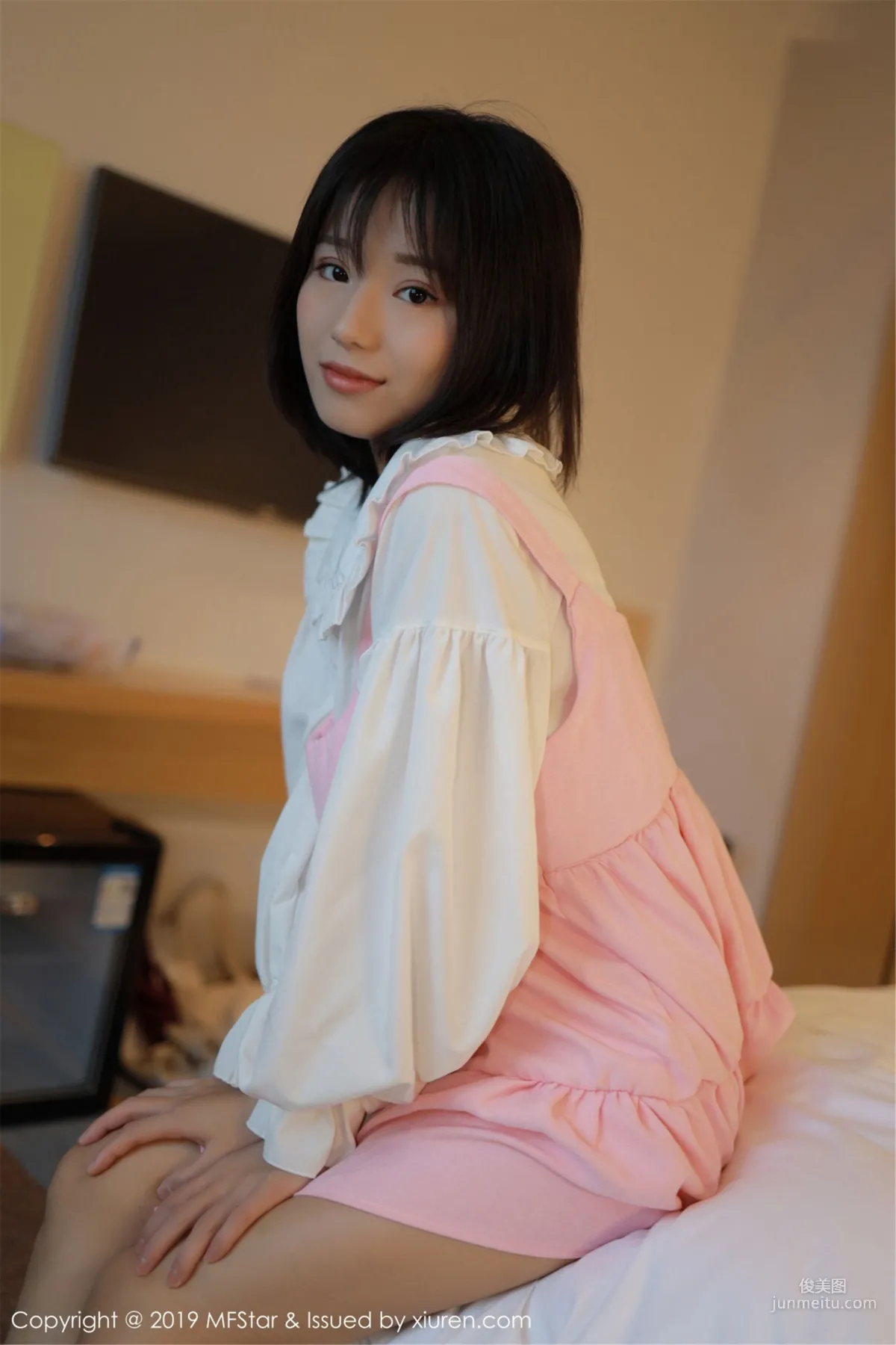 Baileys Xiang'er, Fan Lingerie and White Shirt Series [MFStar] Vol.203 Photo Set photo 2