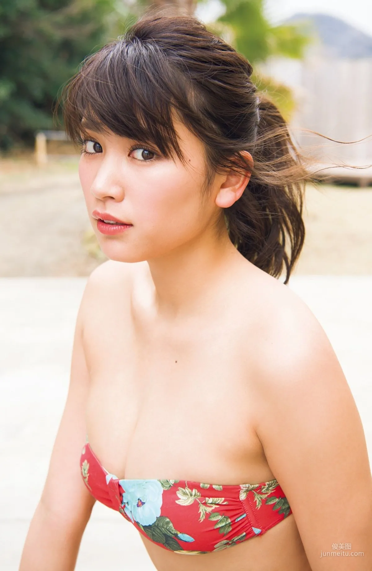 [FRIDAY] Ikumi Hisamatsu The Strongest Mole Girl Shows Cool & Dynamite SEXY Photos photo 3