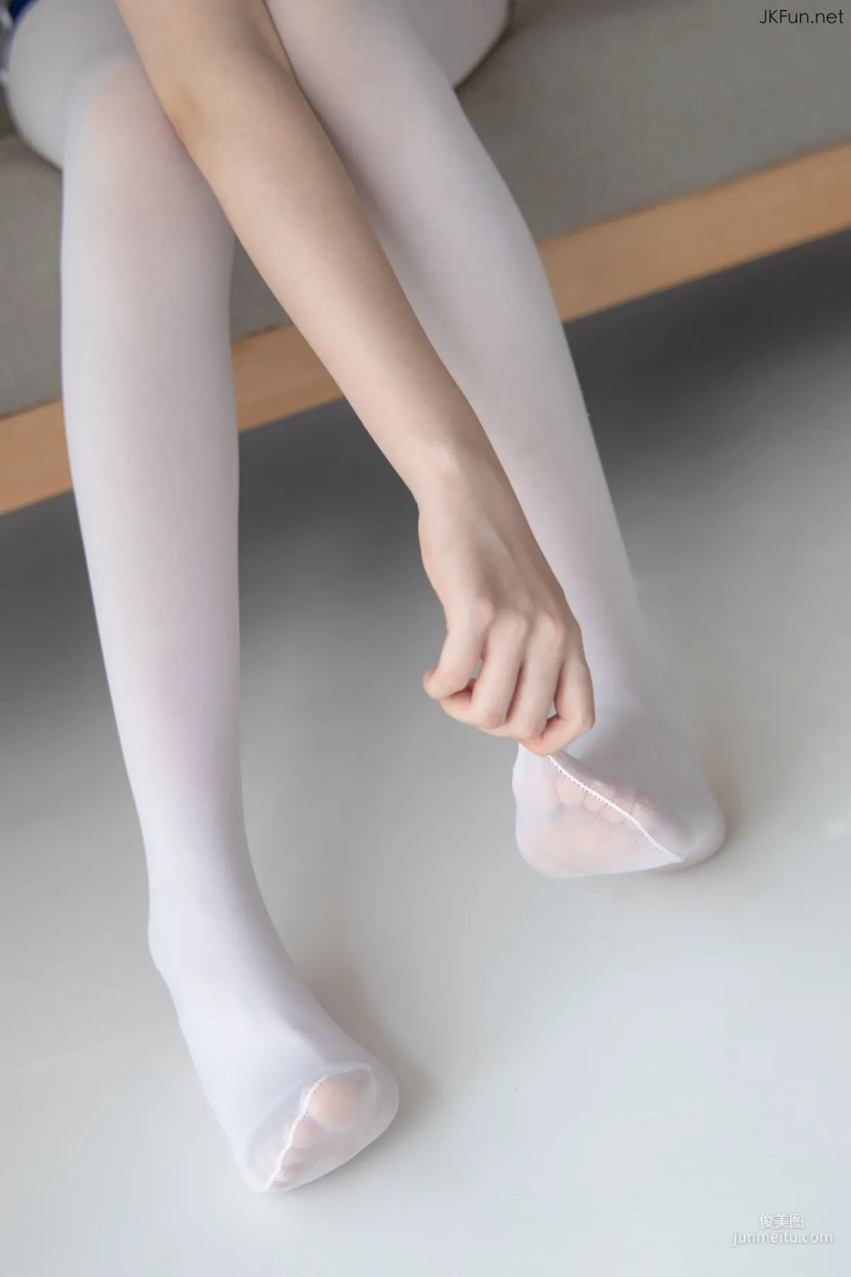 Aika《80D白絲外景體操服》 [森蘿财團] 寫真集 72