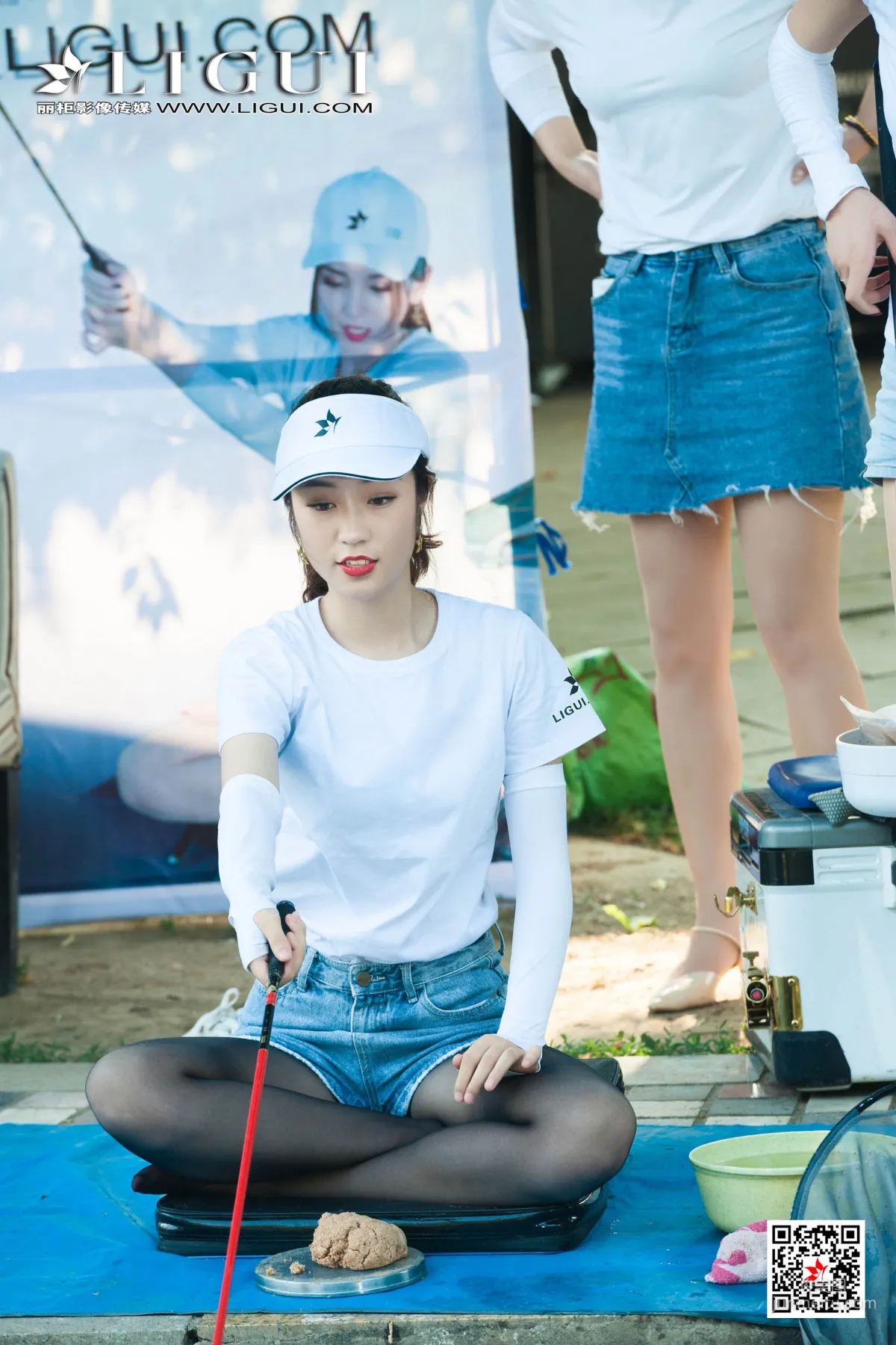 Wen Jing & Ran Ran, Fishing Park Silk Stockings [Ligui] Internet Beauty Photo Set photo 20