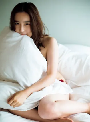 [FRIDAY] 安倍乙《美少女ビキニ「石原さとみに似てるよね」》寫真