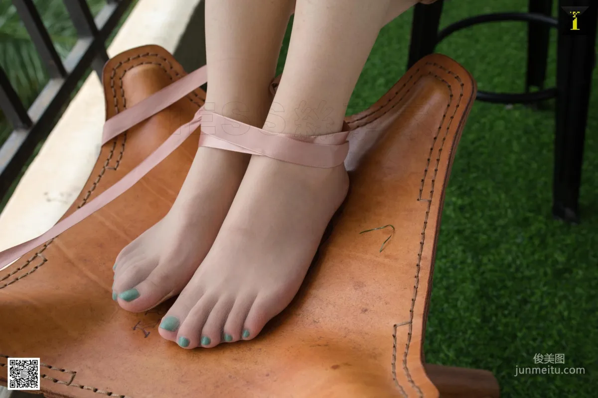 Model Tang Tang Candy-Like Feet [IESS] Beautiful Legs and Feet Photo Set photo 82