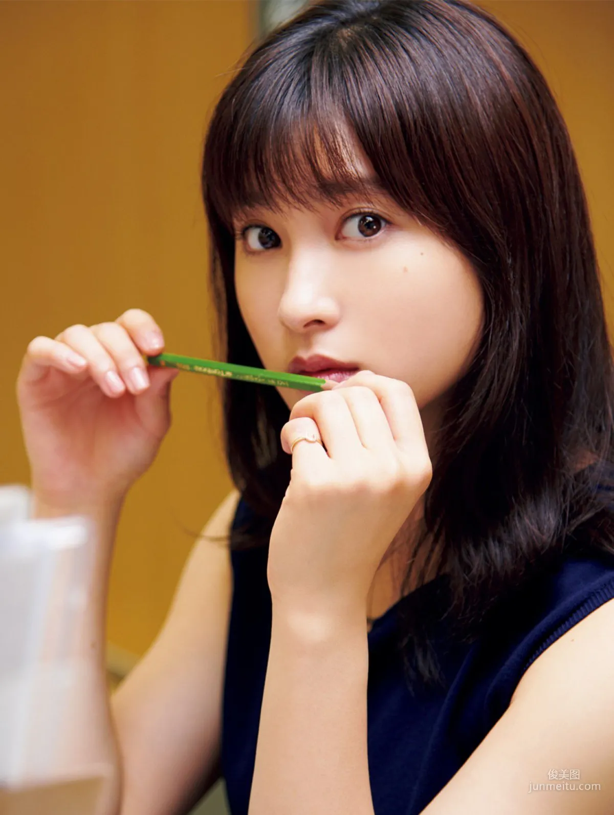 [FRIDAY] 土屋太鳳 《オフィスでセクシー》寫真 6