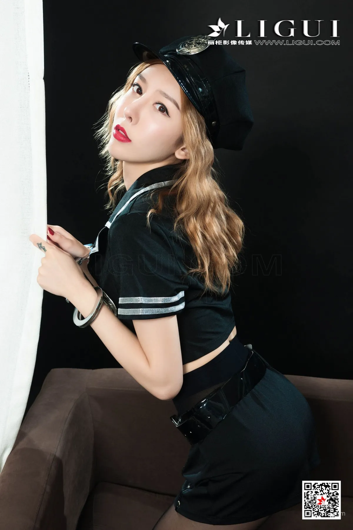 Tu Zi Black Stockings Policewoman Handcuffs [Ligui] Web Beauty Photo Set photo 22