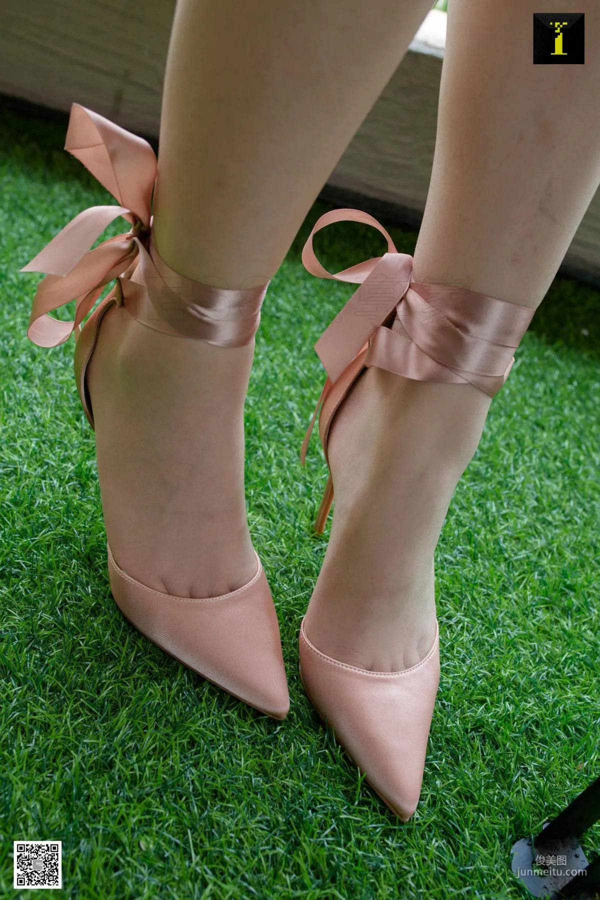 Model Tang Tang Candy-Like Feet [IESS] Beautiful Legs and Feet Photo Set photo 9