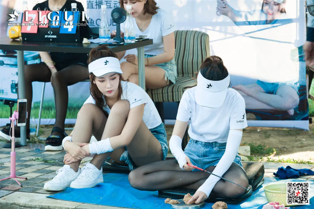 Wen Jing & Ran Ran, Fishing Park Silk Stockings [Ligui] Internet Beauty Photo Set photo 42