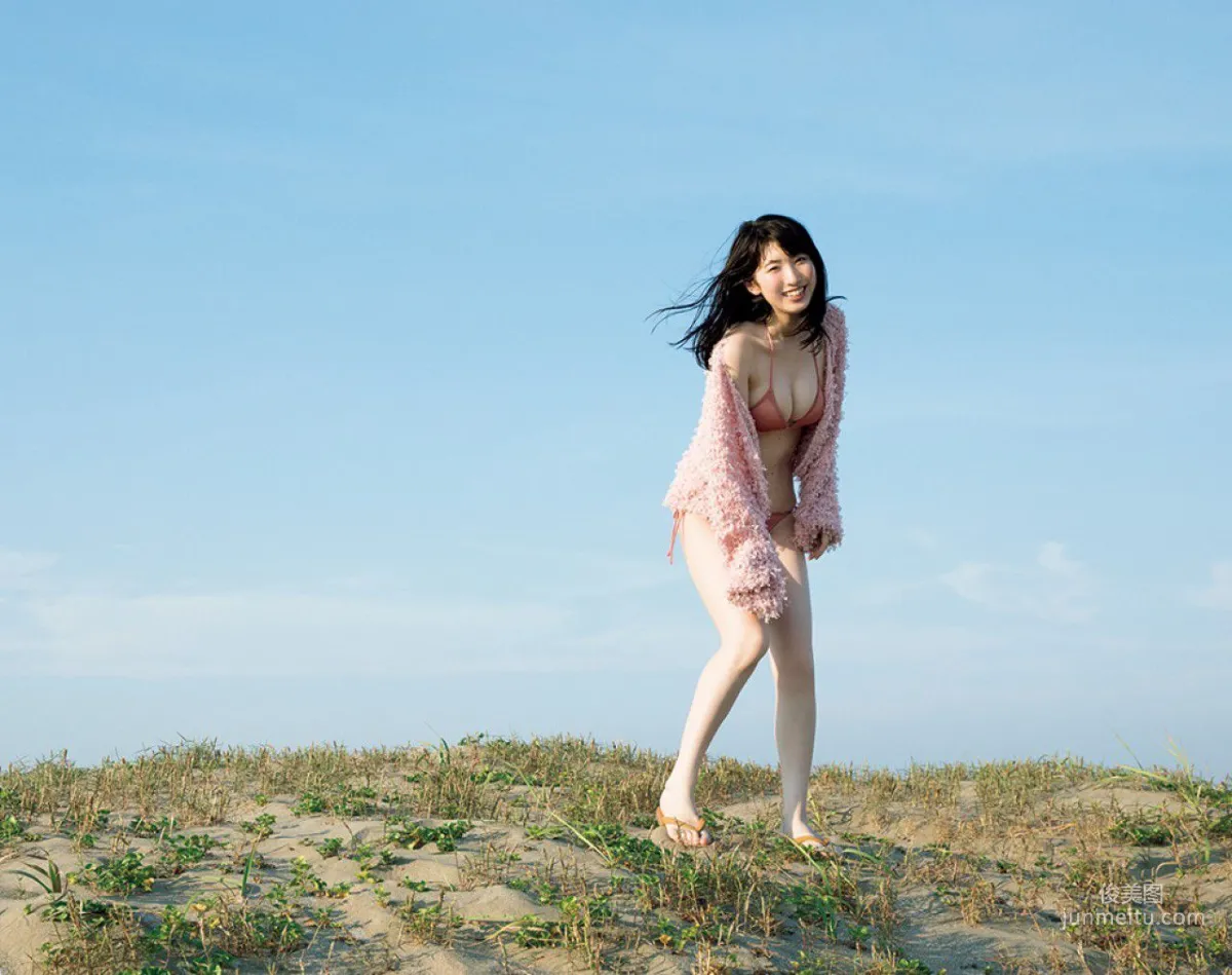 [FRIDAY] Mikoto Hibi, The Attention Actress Takes on Shy Sexy! Photos photo 7
