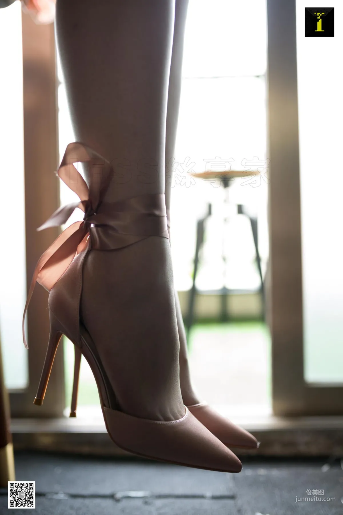Model Tang Tang Candy-Like Feet [IESS] Beautiful Legs and Feet Photo Set photo 56