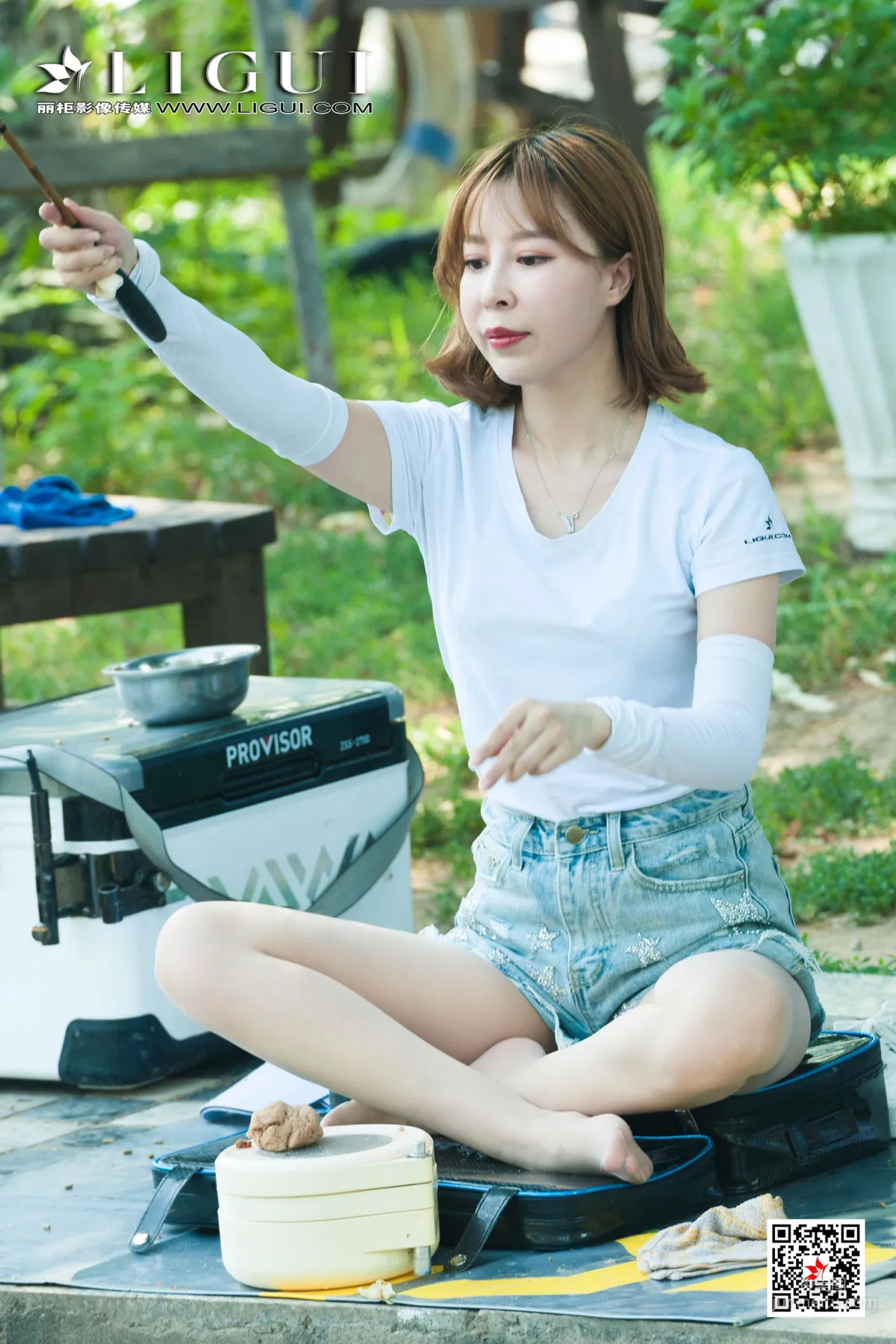 Wen Jing & Ran Ran, Fishing Park Silk Stockings [Ligui] Internet Beauty Photo Set photo 27