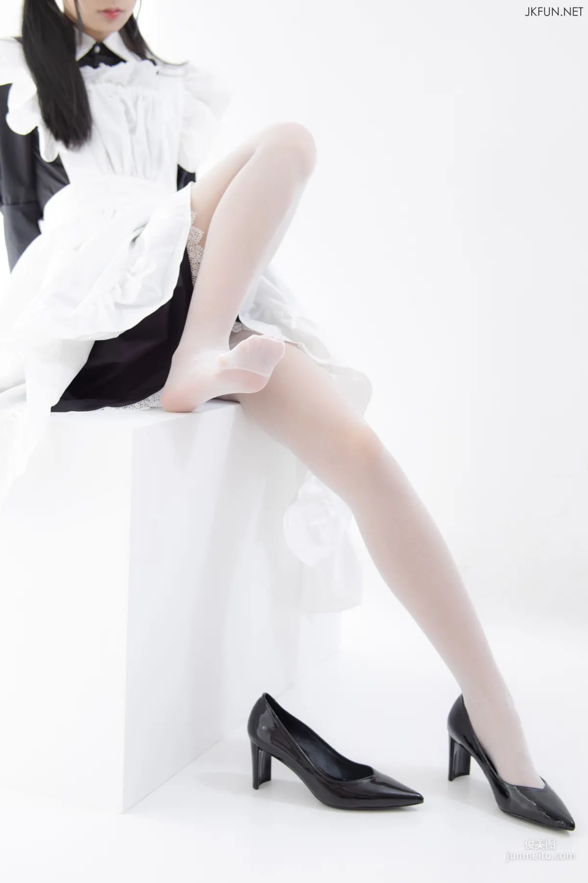 《女仆眼镜妹》 [森萝财团] 写真集25