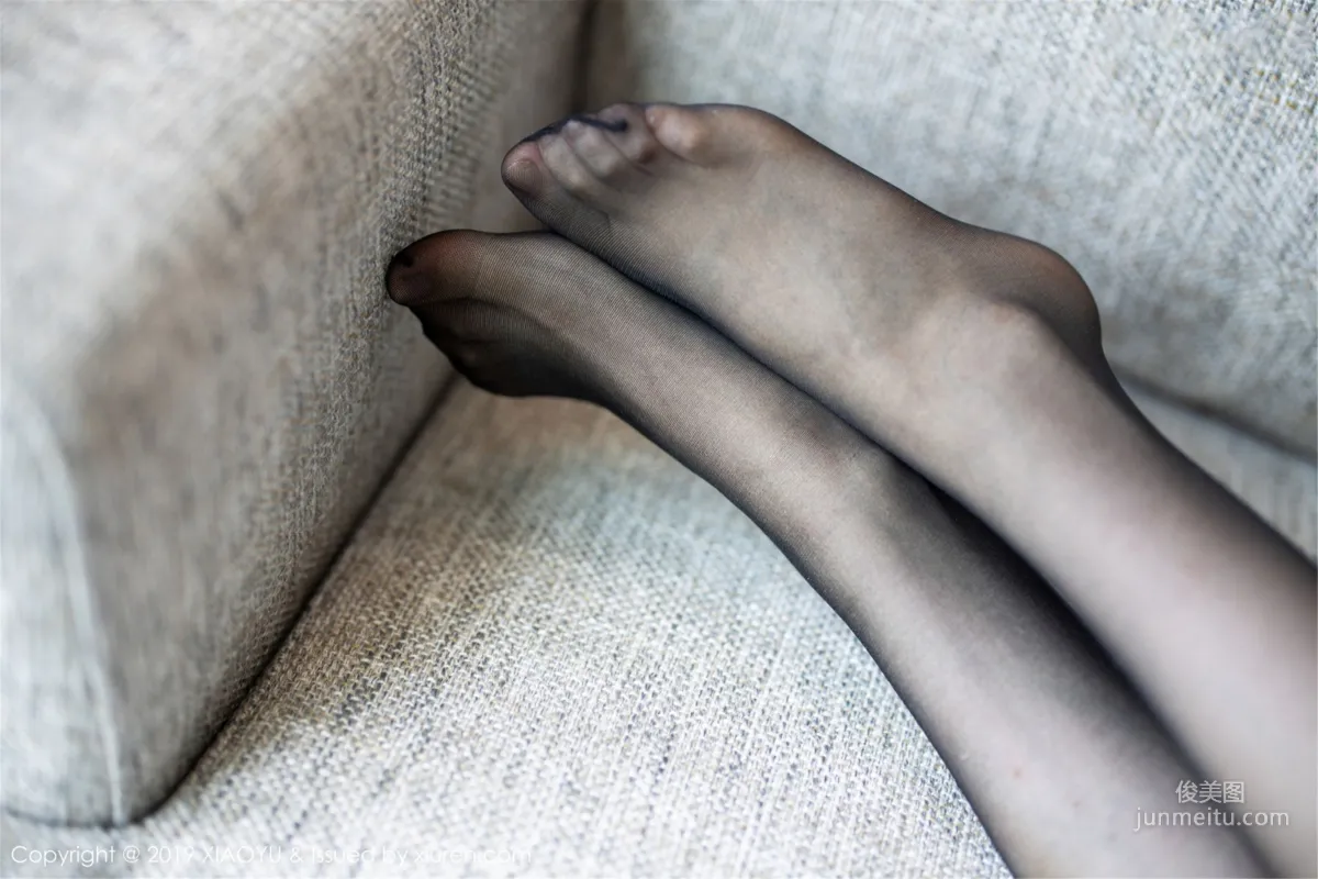 Yuner Claire, Sexy Black Stockings and Garter Beautiful Legs [XIAOYU] Vol.120 Photo Set photo 43