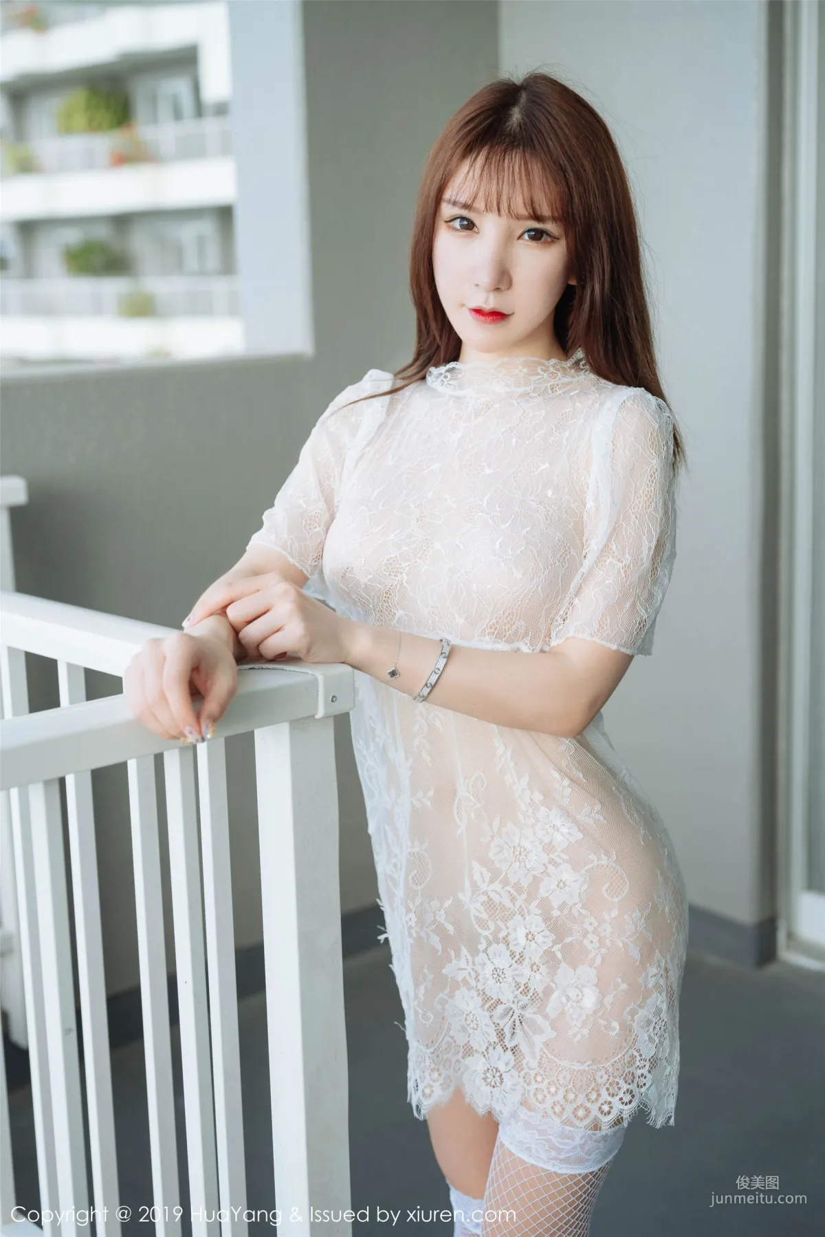 Zhou Yuxi Sandy, Exquisite Cutout Lingerie and Lace Fishnet Stockings [HuaYang] Vol.169 Photo Set photo 3