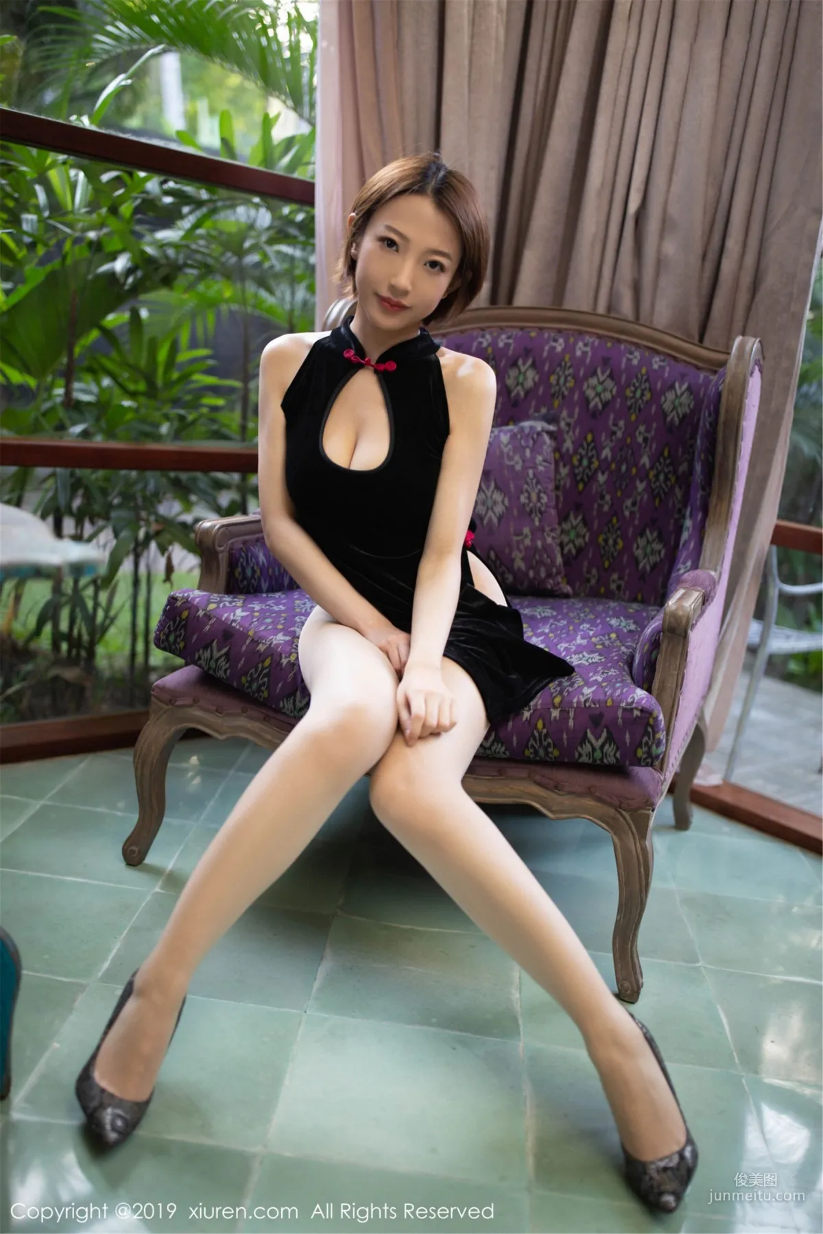 Dreamy Xiao Qiao, Classical Charm Qipao and Modern Sexy Sheer Stockings [XiuRen] No.1581 Photo Set photo 11