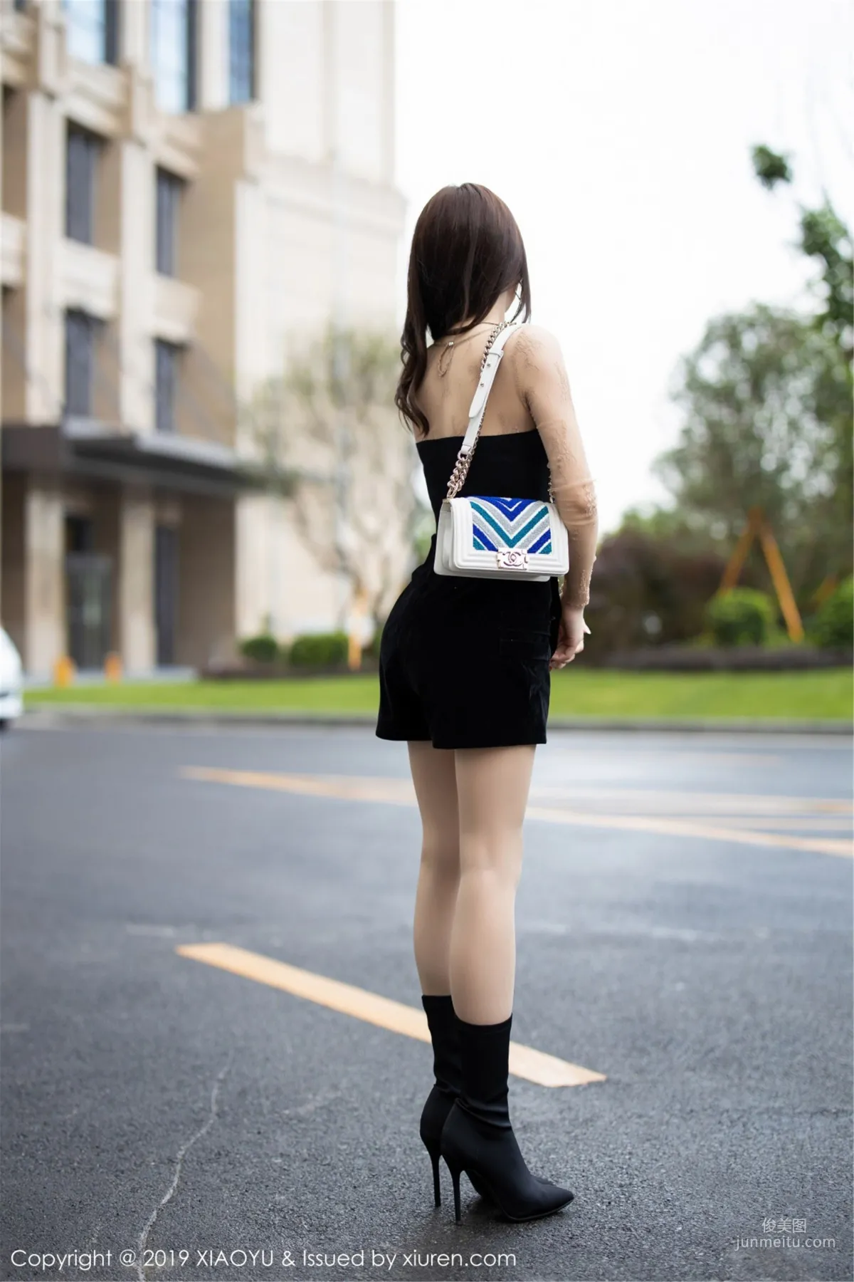 Zhou Yuxi Sandy, Deepening Layer by Layer Outdoor Car Shoot Series [XIAOYU] Vol.125 Photo Set photo 8