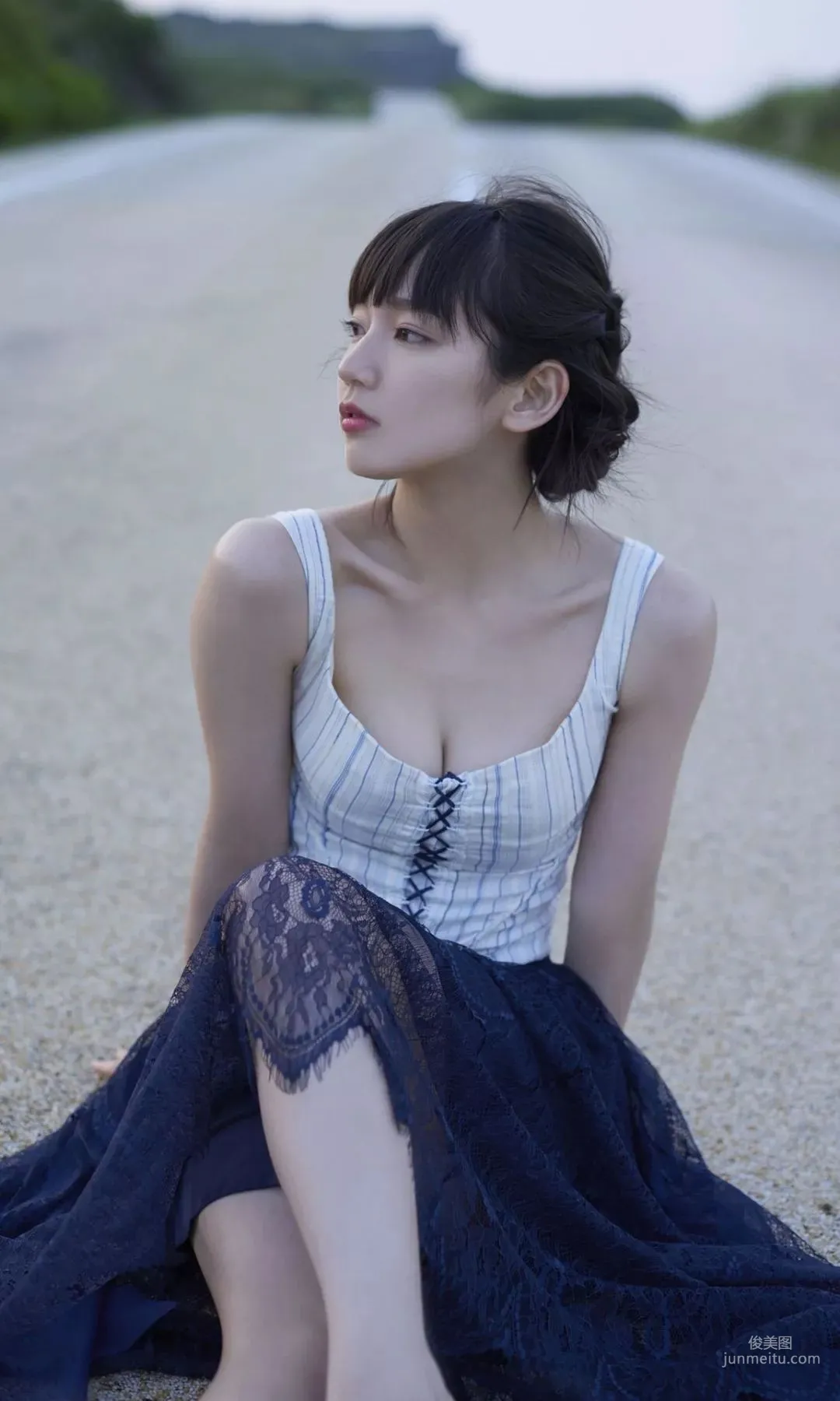 吉岡里帆 「ロングロングバケーション」(Kindle版) 写真集42