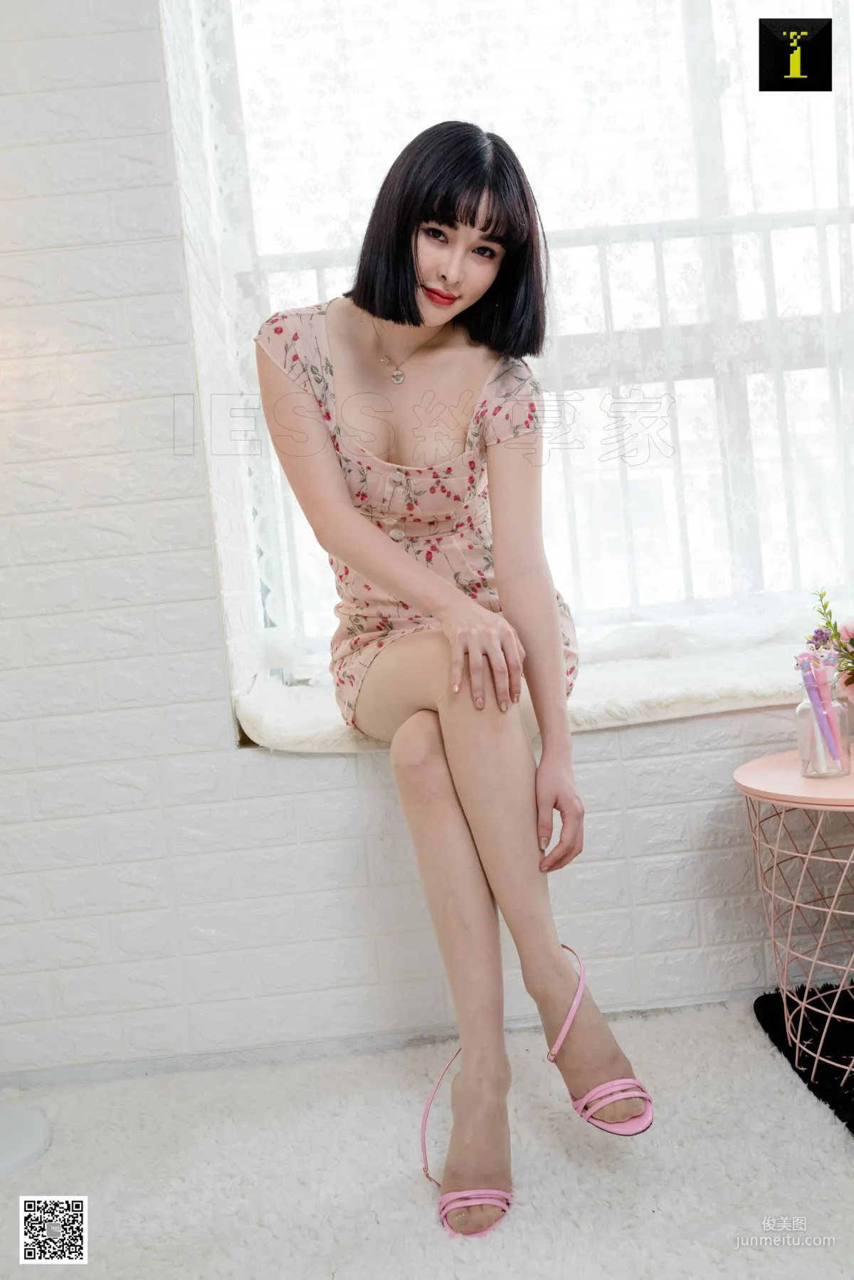Miao Jie Pink Cat [IESS One Thousand and One Nights] Beautiful Legs and Silk Stockings Photo Set photo 74