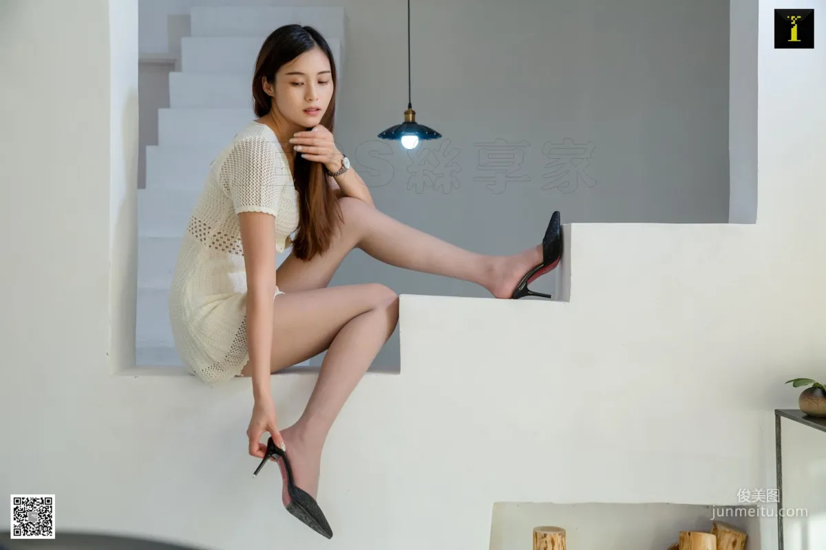 Jiu Mei, Light Makeup Sweet Jiu Mei [IESS One Thousand and One Nights] Stockings and Beautiful Legs Photo Set photo 46