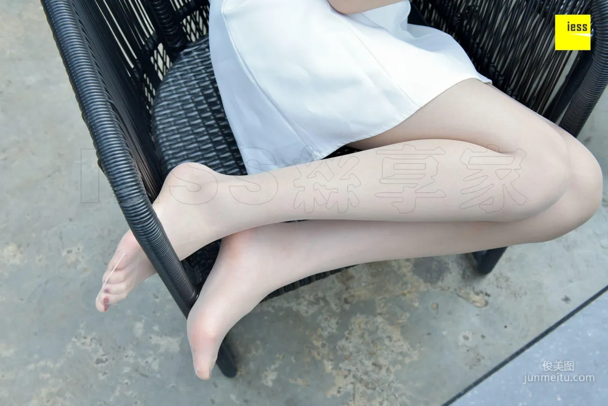 Qi Qi 'Silver Flats and Flesh Stockings' [One Thousand and One Nights] Stockings and Legs Photo Set photo 38