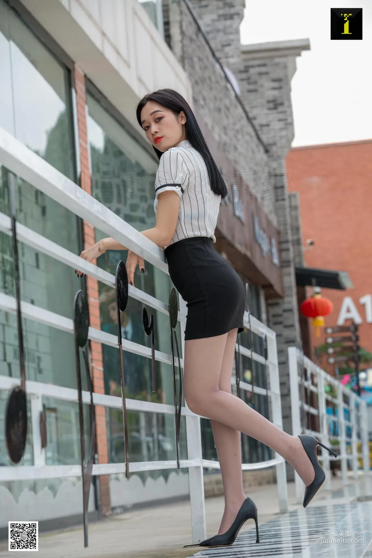 Ke Le "Chance Encounter White-Collar Street Snap" [One Thousand and One Nights] Stockings and Beautiful Legs Photo Set photo 11