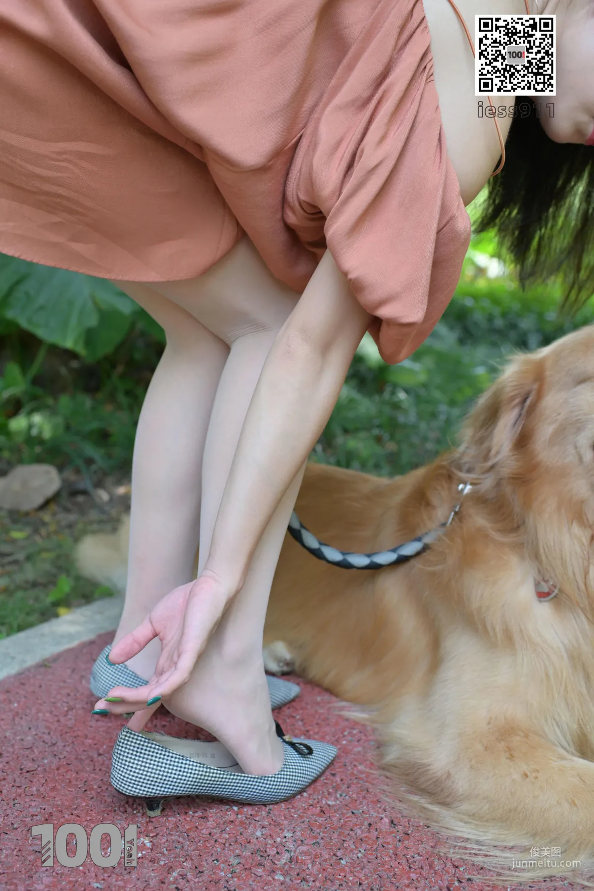 Zhen Zhen, Cute Pets at Home 2 [One Thousand and One Nights] Silk Feet and Beautiful Legs Photo Set photo 82