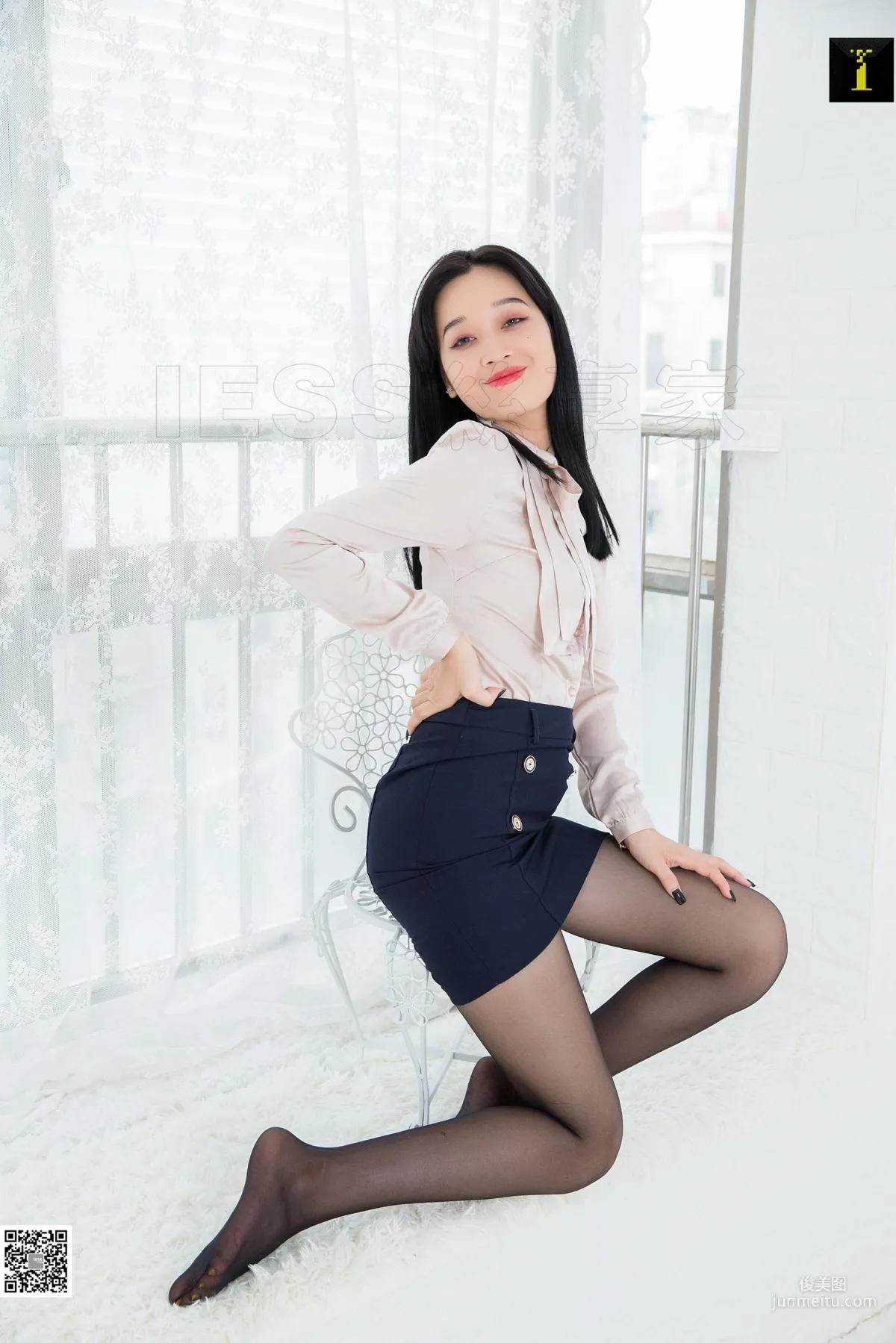 Ke Le White-Collar Worker's Break Time [One Thousand and One Nights] Silk Stockings and Beautiful Legs Photo Set photo 48