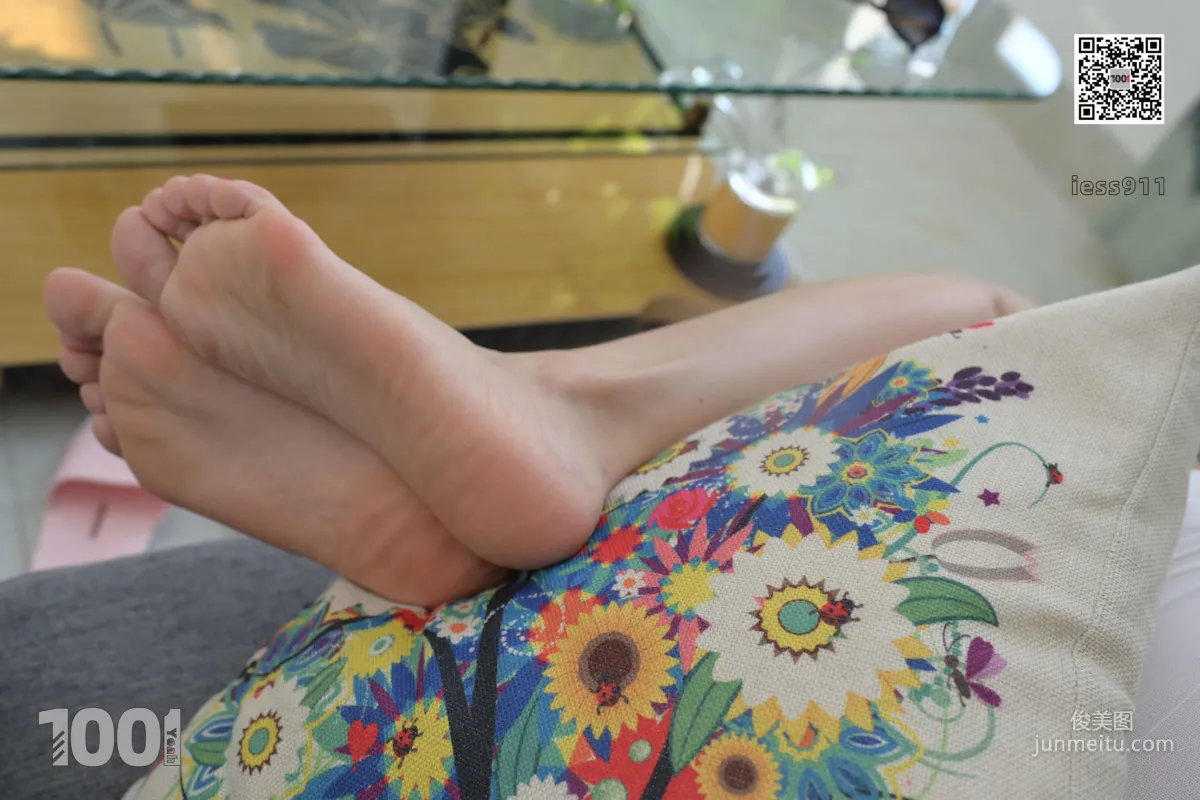 Lucy, The Wife in the Kitchen 3 [One Thousand and One Nights] Silk Stockings and Beautiful Legs Photo Set photo 61