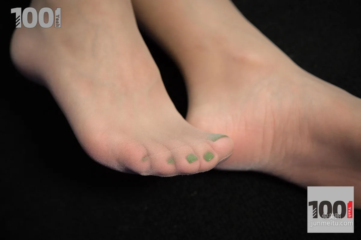 Zhen Zhen Concentrated Capsule [One Thousand and One Nights] Beautiful Legs and Silk Feet Photo Set photo 23