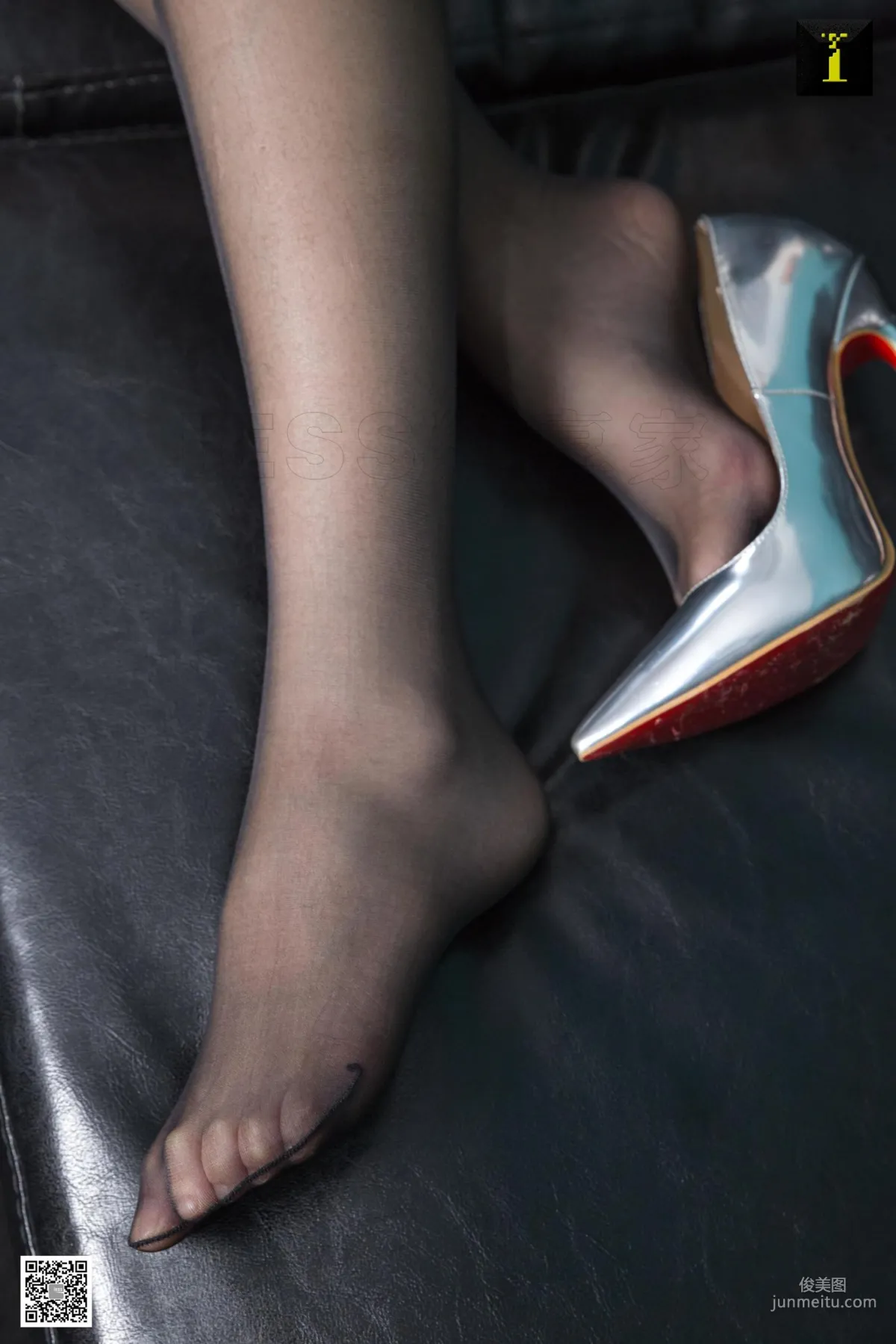 Model: Zi Qi 《Zi Qi's Silver High Heels》 [One Thousand and One Nights] Stockings and Beautiful Legs Photo Set photo 56