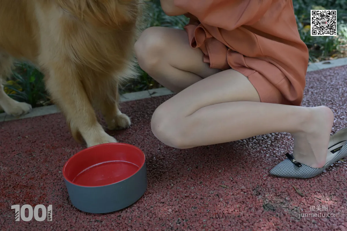 Zhen Zhen, Cute Pets at Home 2 [One Thousand and One Nights] Silk Feet and Beautiful Legs Photo Set photo 34