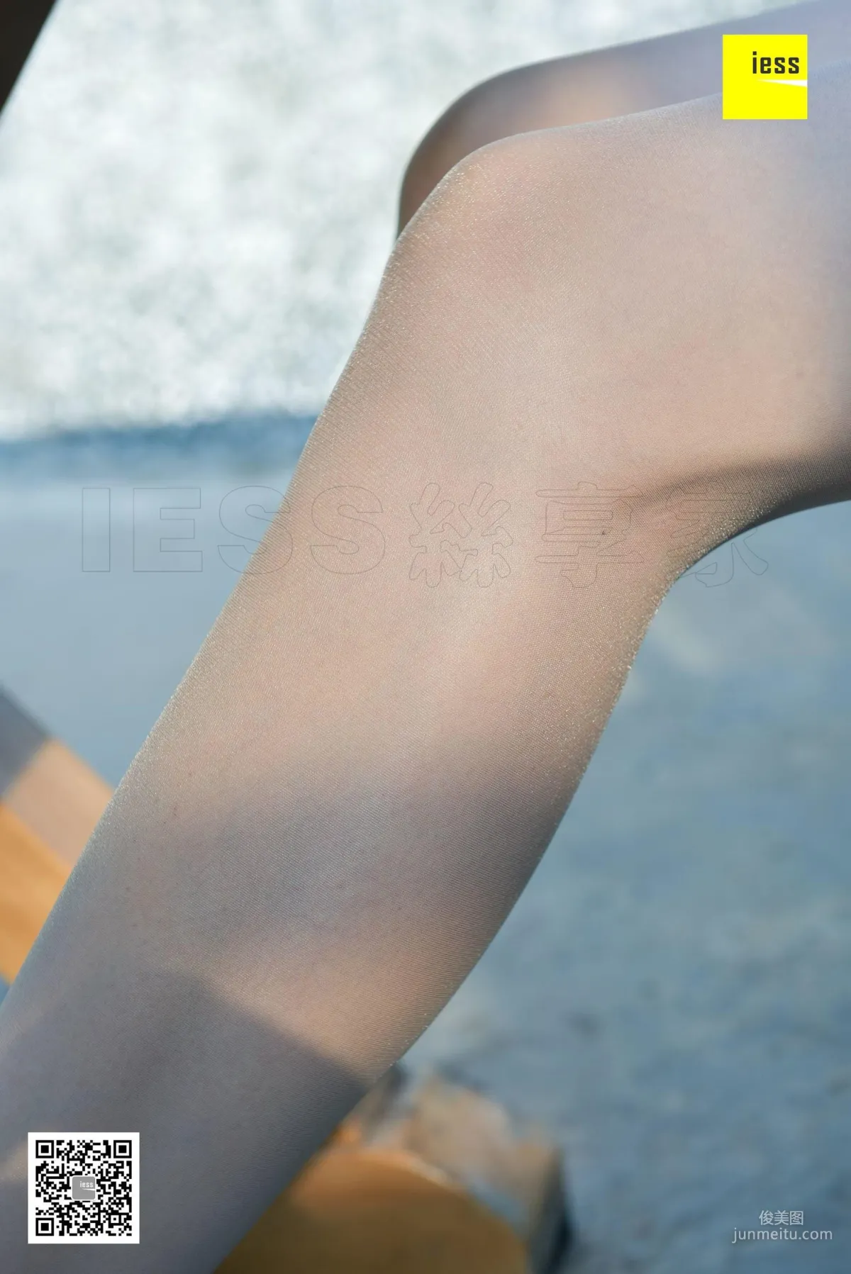 Qi Qi 'Silver Flats and Flesh Stockings' [One Thousand and One Nights] Stockings and Legs Photo Set photo 77