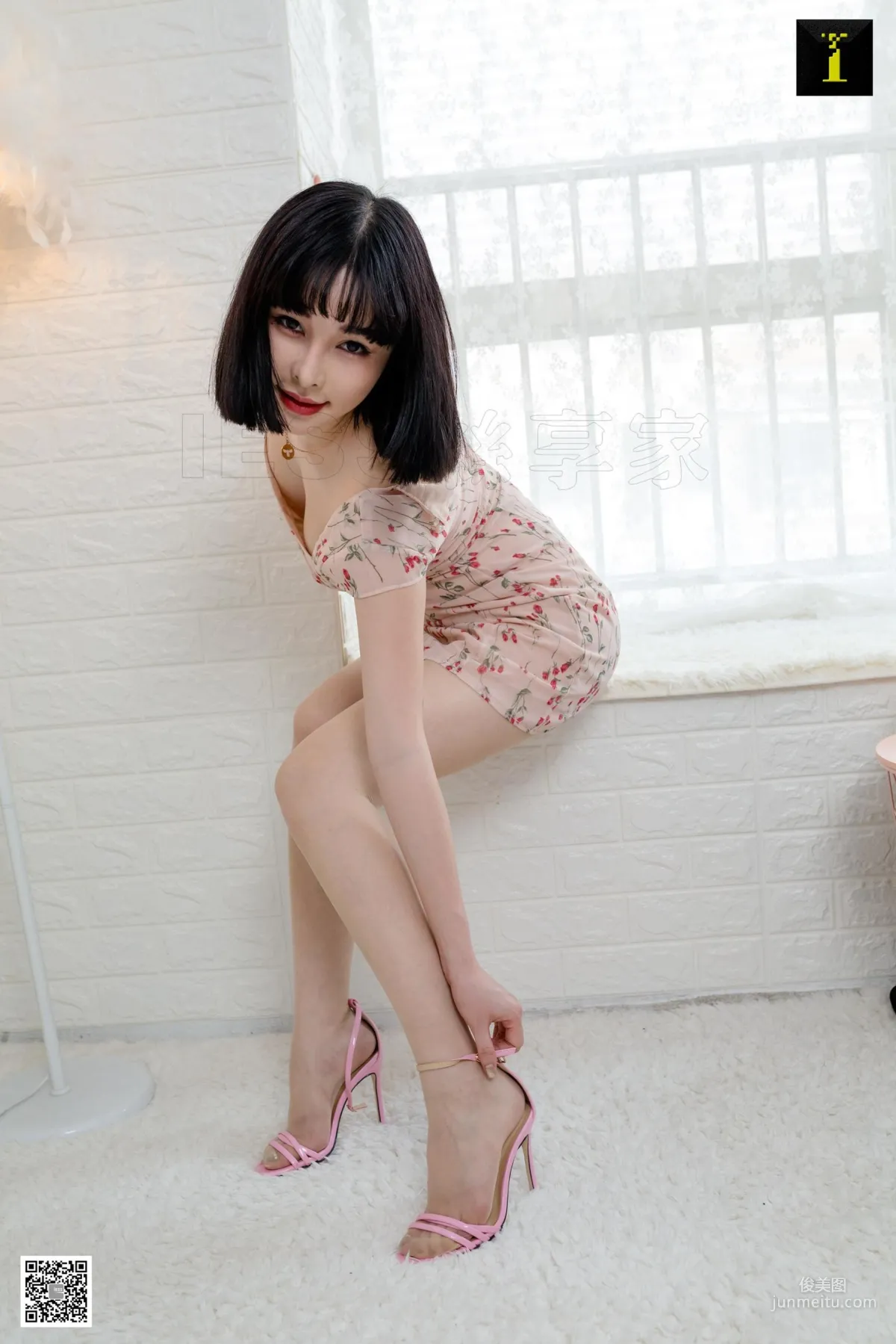 Miao Jie Pink Cat [IESS One Thousand and One Nights] Beautiful Legs and Silk Stockings Photo Set photo 68