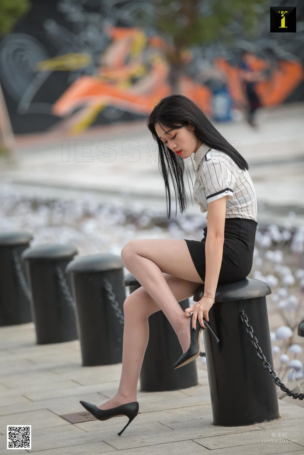 Ke Le "Chance Encounter White-Collar Street Snap" [One Thousand and One Nights] Stockings and Beautiful Legs Photo Set photo 81