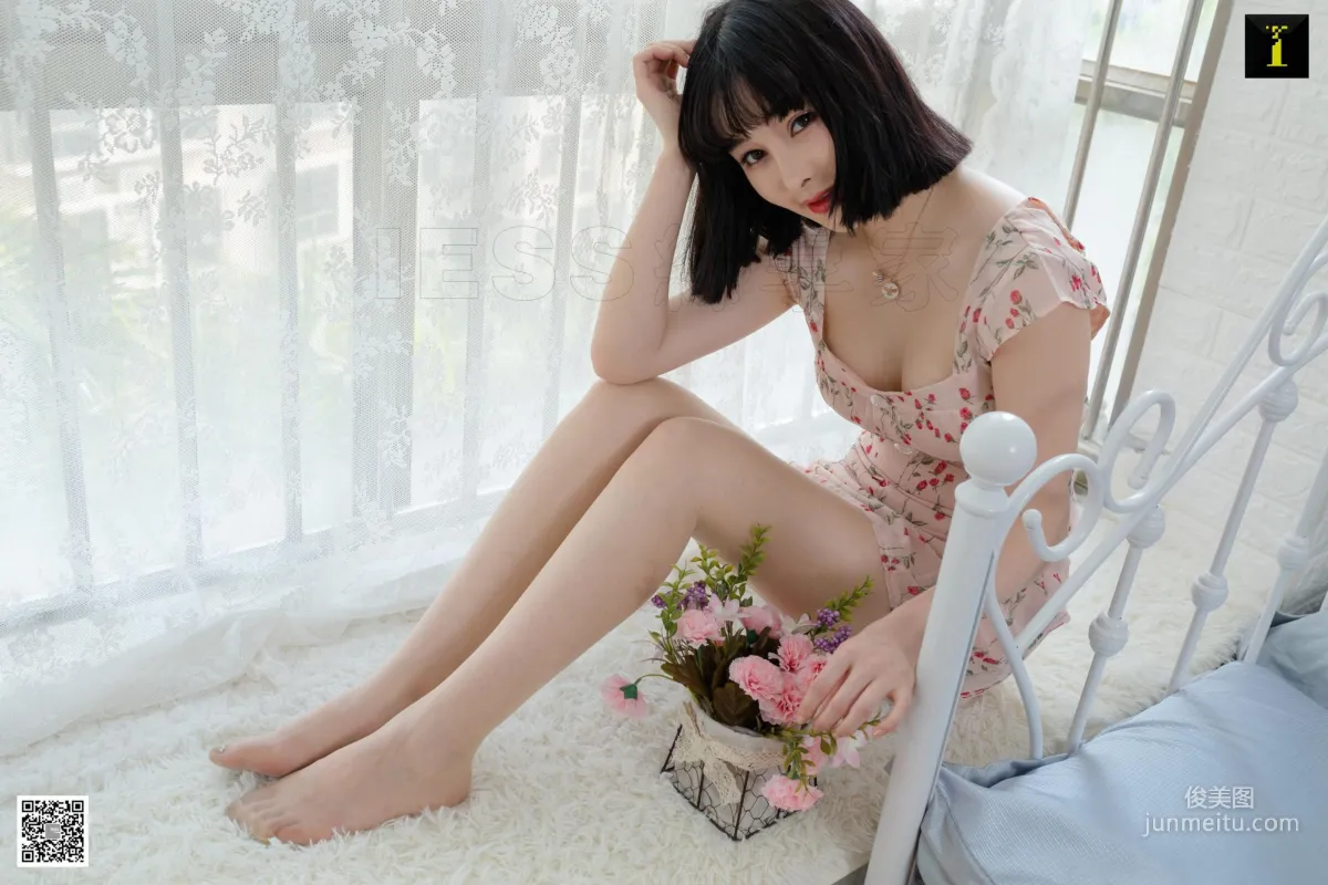 Miao Jie Pink Cat [IESS One Thousand and One Nights] Beautiful Legs and Silk Stockings Photo Set photo 43