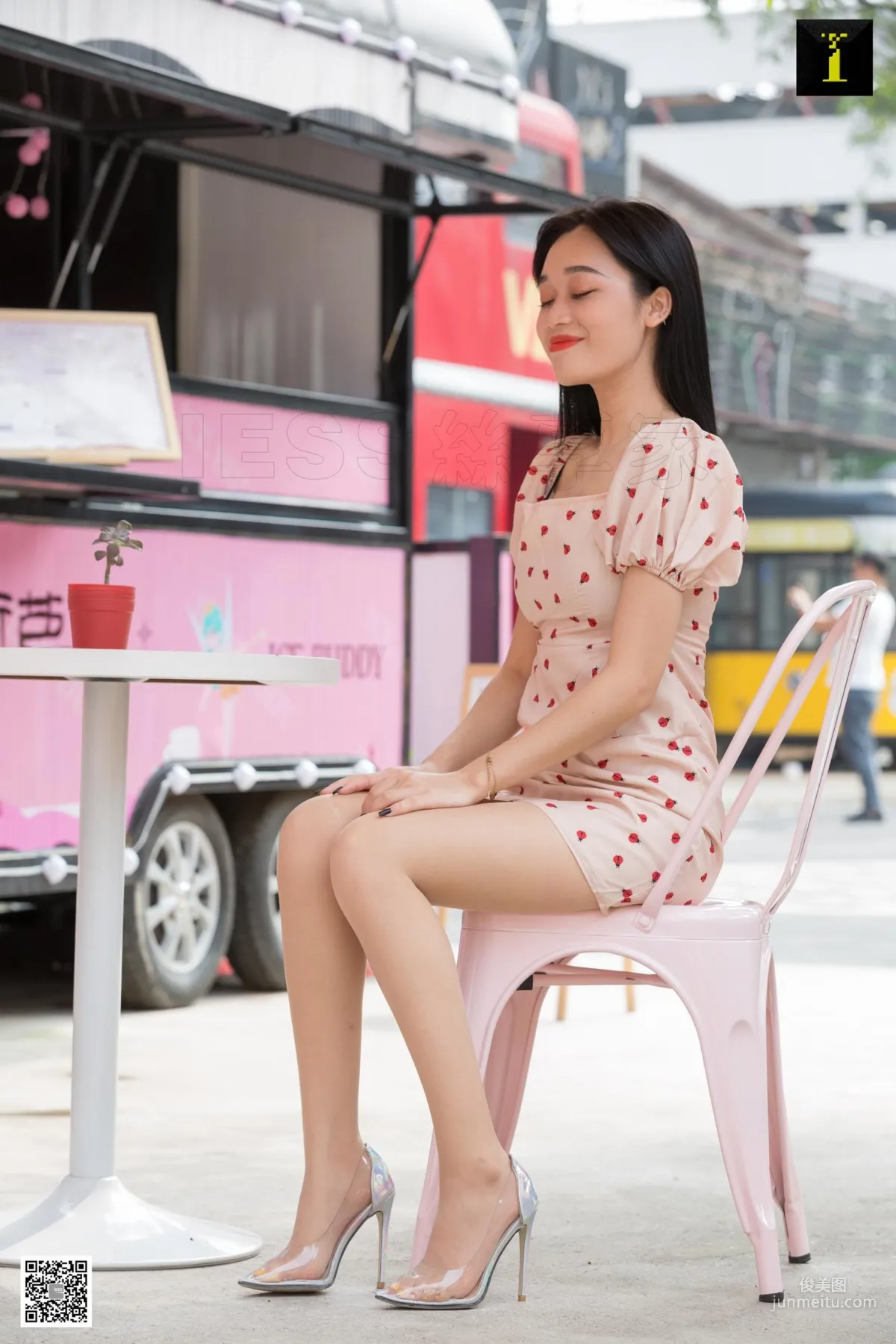 Ke Le, Girlhood Street Snap [One Thousand and One Nights] Stockings and Beautiful Legs Photo Set photo 3