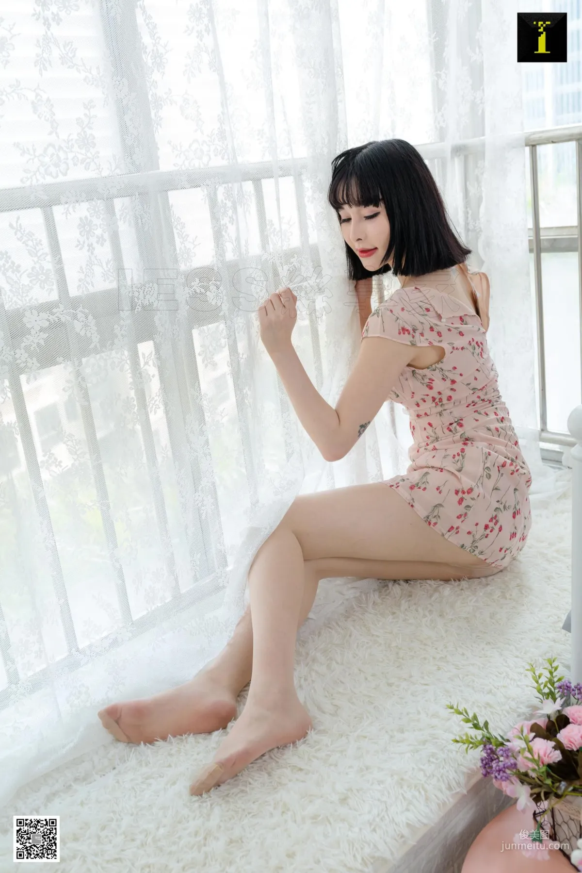 Miao Jie Pink Cat [IESS One Thousand and One Nights] Beautiful Legs and Silk Stockings Photo Set photo 52