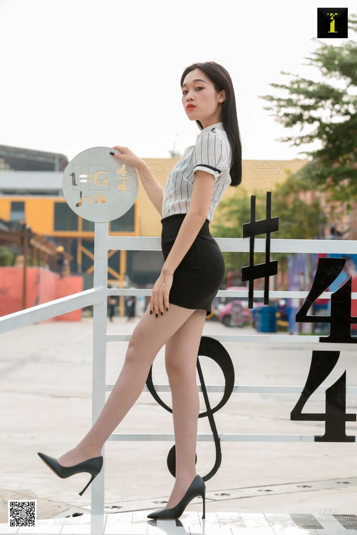 Ke Le "Chance Encounter White-Collar Street Snap" [One Thousand and One Nights] Stockings and Beautiful Legs Photo Set photo 71