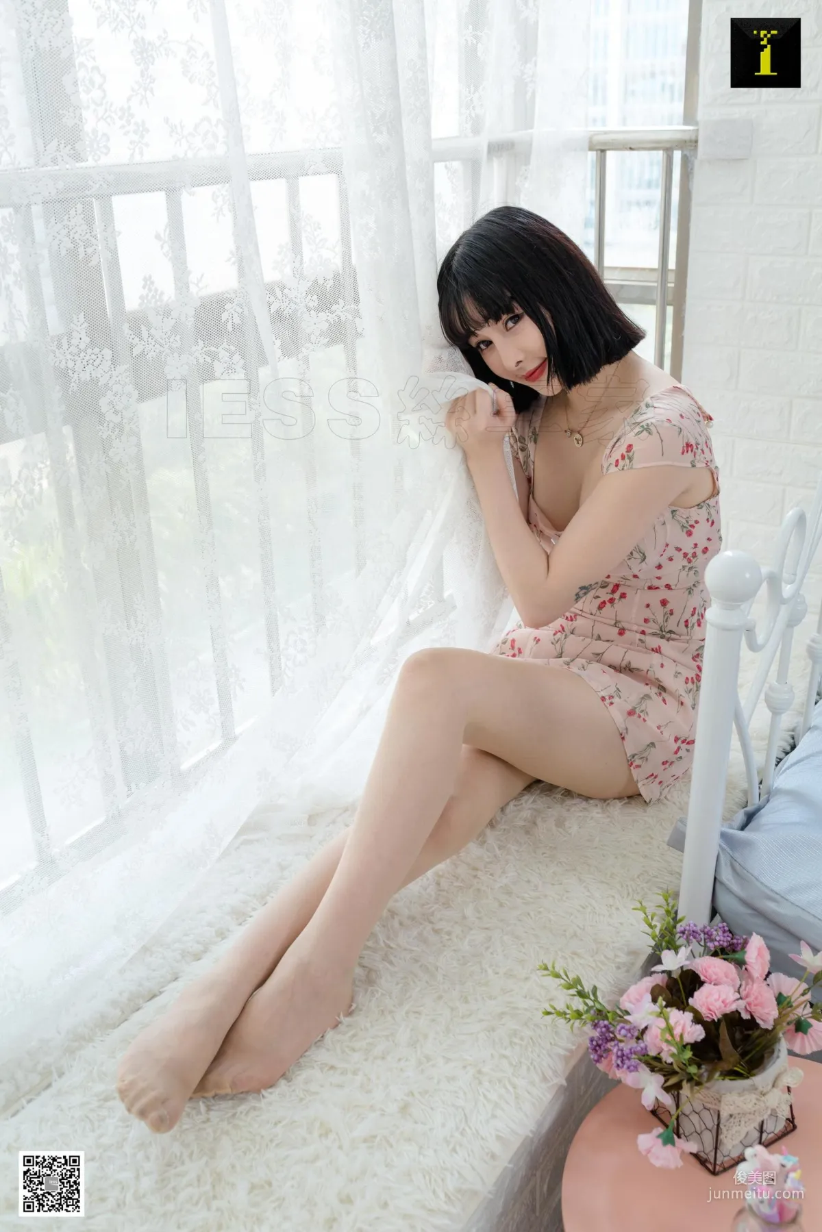Miao Jie Pink Cat [IESS One Thousand and One Nights] Beautiful Legs and Silk Stockings Photo Set photo 50